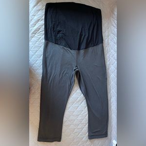 Isabel Maternity Ingrid & Isabel Gray Maternity Activewear legging Size XL